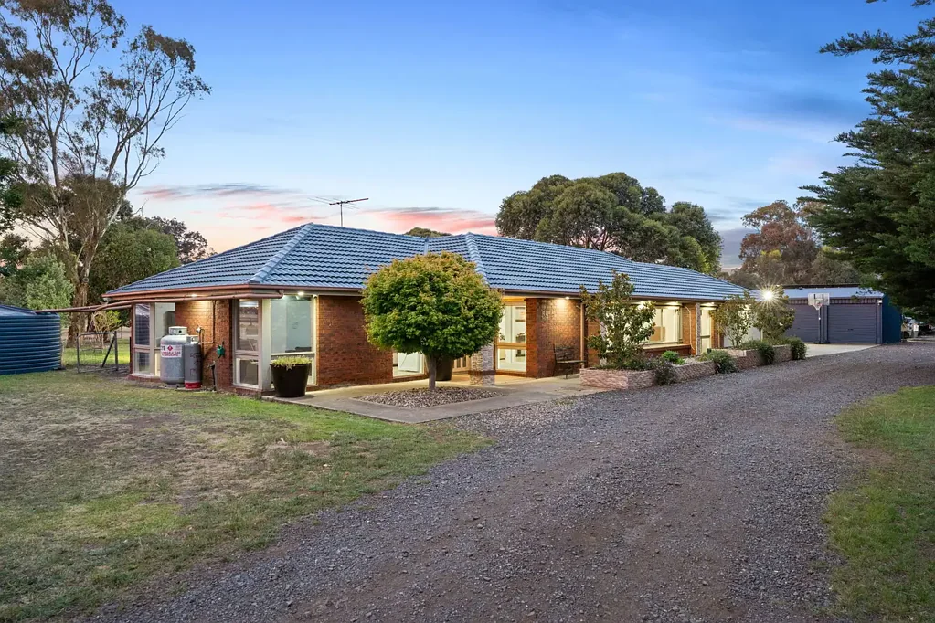 Little River 4房  A Rare 5-Acre Lifestyle Retreat with Space, Security & Shedding