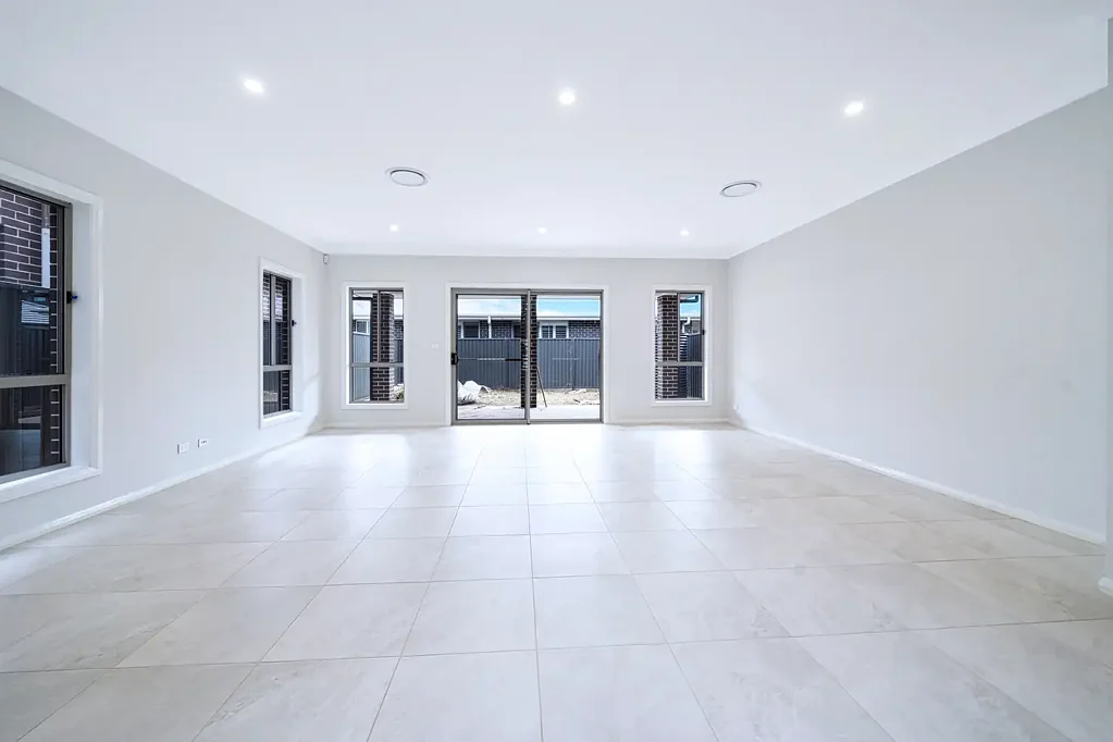 Family home FOR LEASE