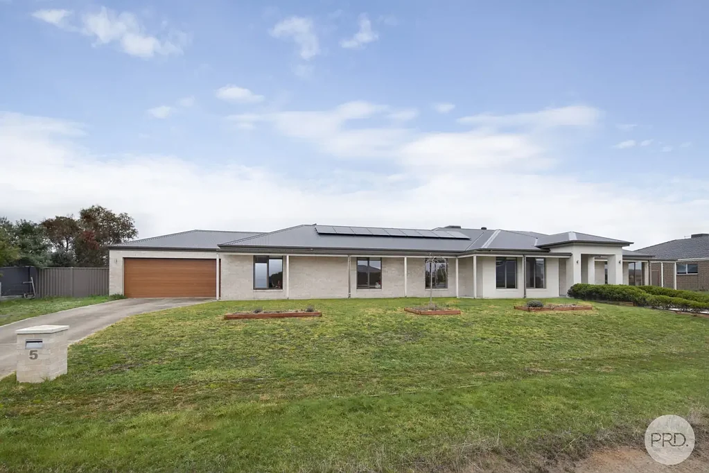 5 Herbert Street, Cardigan, VIC 3352, 5 slaapkamers, 2 badkamers, House