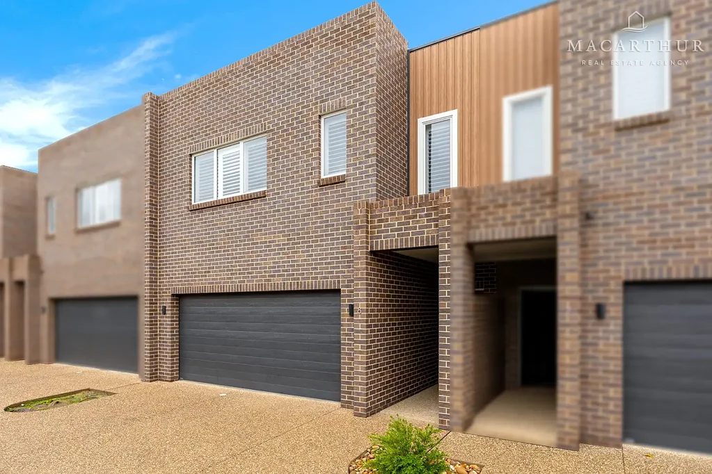 Wagga Wagga 3房  Sophisticated Townhouse Living in the Heart of Wagga Wagga