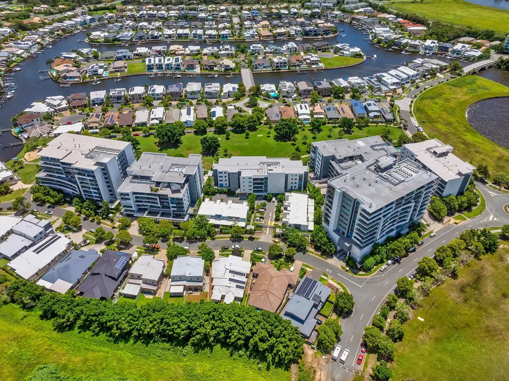 Biggera Waters 1 Bedroom TOP FLOOR TREE TOP VIEW 1 Bed plus Study Apartment, 1 Car