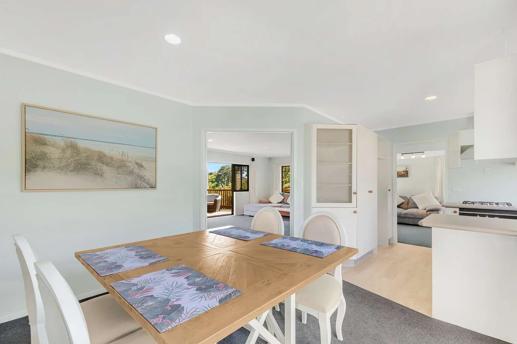 Whalers Gate 3Moenga Gorgeous Family Home, Beautiful Green Setting!