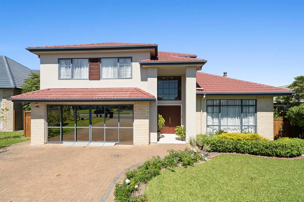 East Tamaki Heights 5침실 5 Bedrooms  3 Bathrooms  Top School Zones