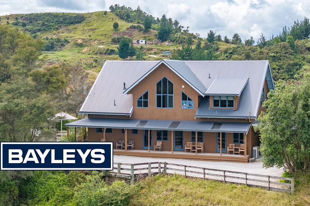 South Waikato Surrounds Retirement Looming - Lifestyle & Income 7 bedrooms