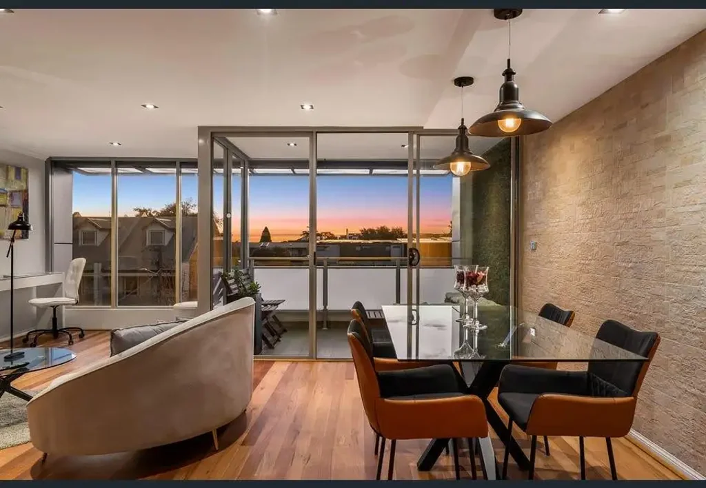 Beaconsfield 3બેડરૂમ Rare Townhouse-Style Home: 3-Bed, 2-Bath + 2 Office, 2 Stora