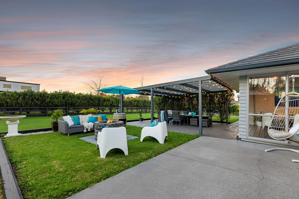 Papamoa 4 Bedroom Country Lifestyle, City Location