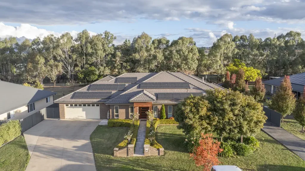 Orange 5 Bedroom 67 Bowman Avenue – Exceptional Family Living with Self-Contained Granny Flat