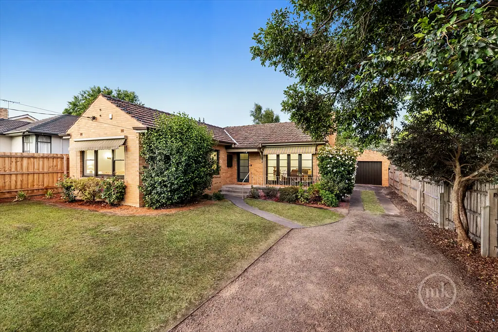 17 Crellin Crescent, Watsonia, VIC 3087