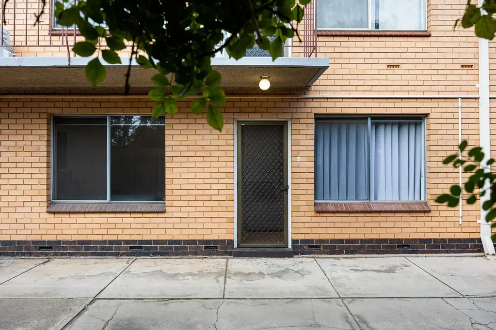 Richmond 2ห้องนอน Ground Floor Ease Meets City-Fringe Convenience