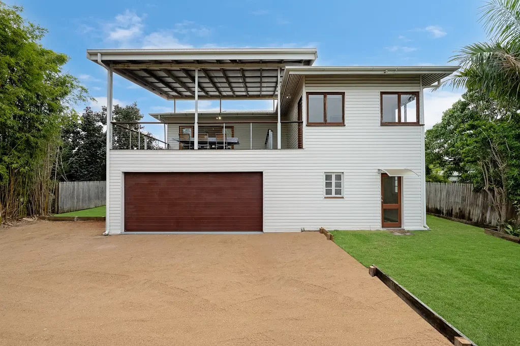 Pimlico 4 Bedroom Versatile Double-Storey Home in Prime Pimlico Location - Freshly Updated and Move-In Ready