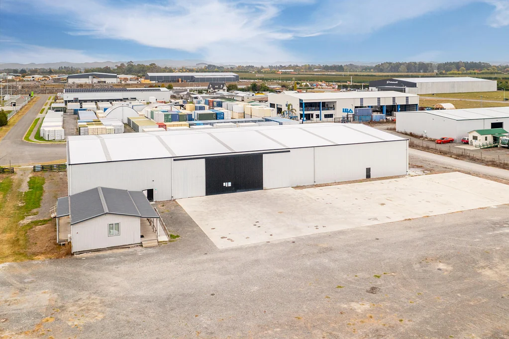 Longlands Quality clearspan industrial warehouse for lease