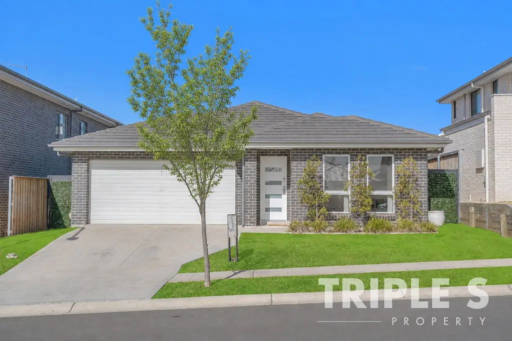 Menangle Park 4 Bedroom Contemporary Family Living with Space, Style and Exceptional Convenience