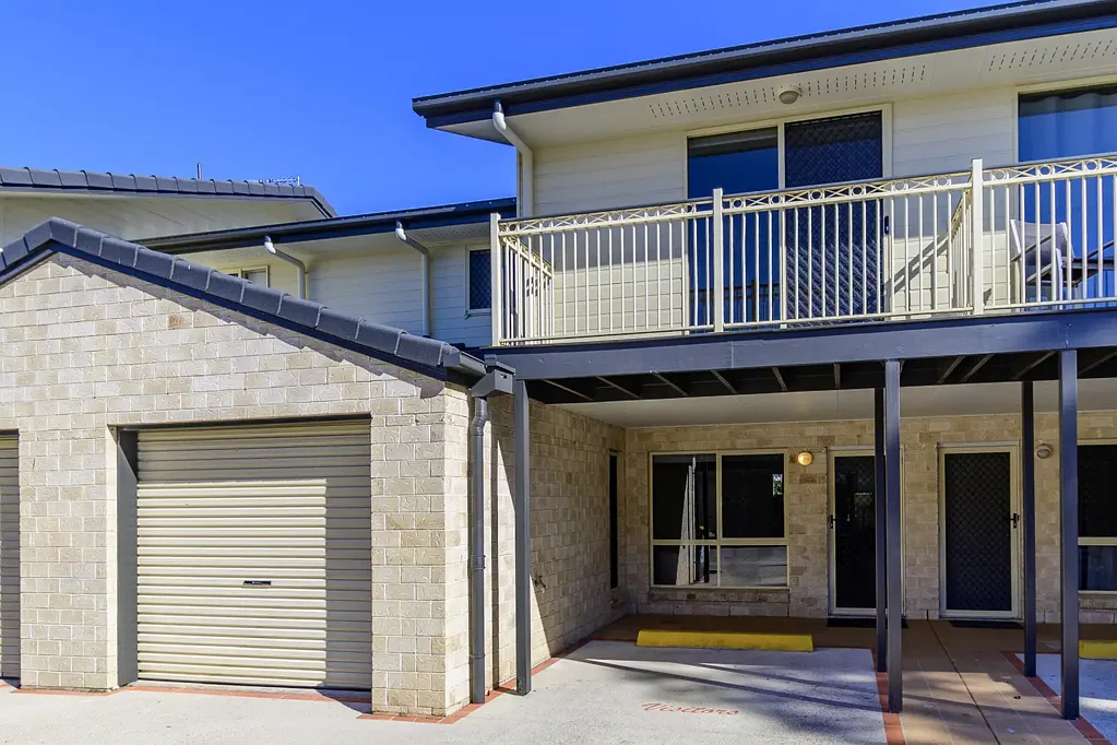 Caboolture 3 Bedroom Spacious Townhouse with Private Courtyard & Balcony