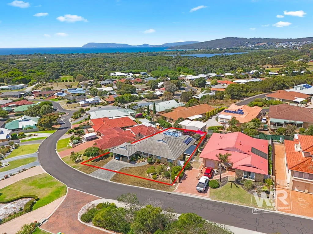 Spencer Park 3 Bedroom QUIET SURROUNDS & SUPERB DESIGN