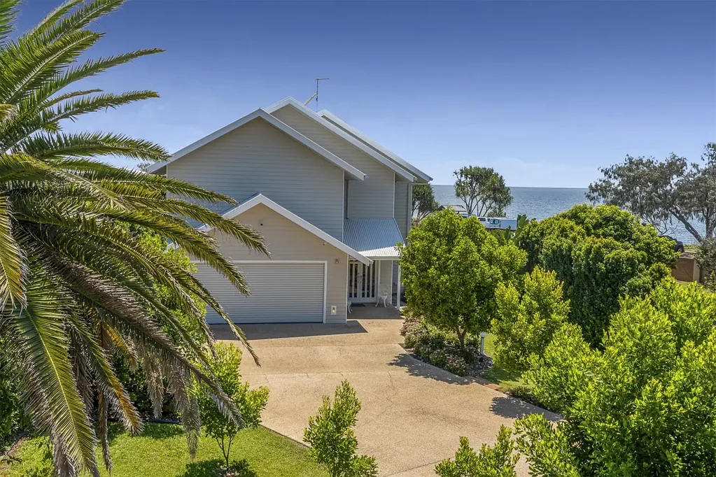 138 Barolin Esplanade, Coral Cove, QLD 4670