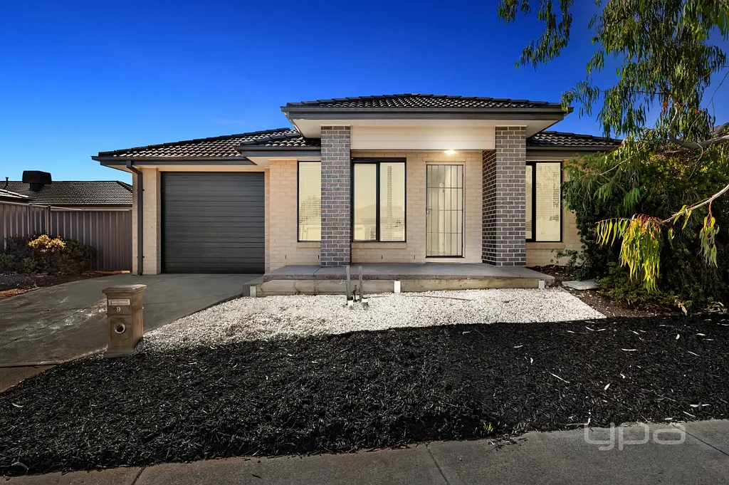 9 Stonehenge Drive, Cobblebank, VIC 3338