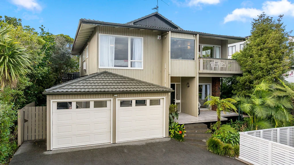Mairangi Bay 5ਬੈੱਡਰੂਮ Family Size Home - Steps From The Beach!
