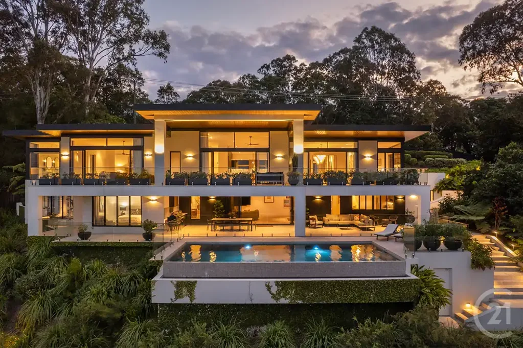 Doonan 4कमरा European Inspired Luxury - Views from Noosa to Coolum