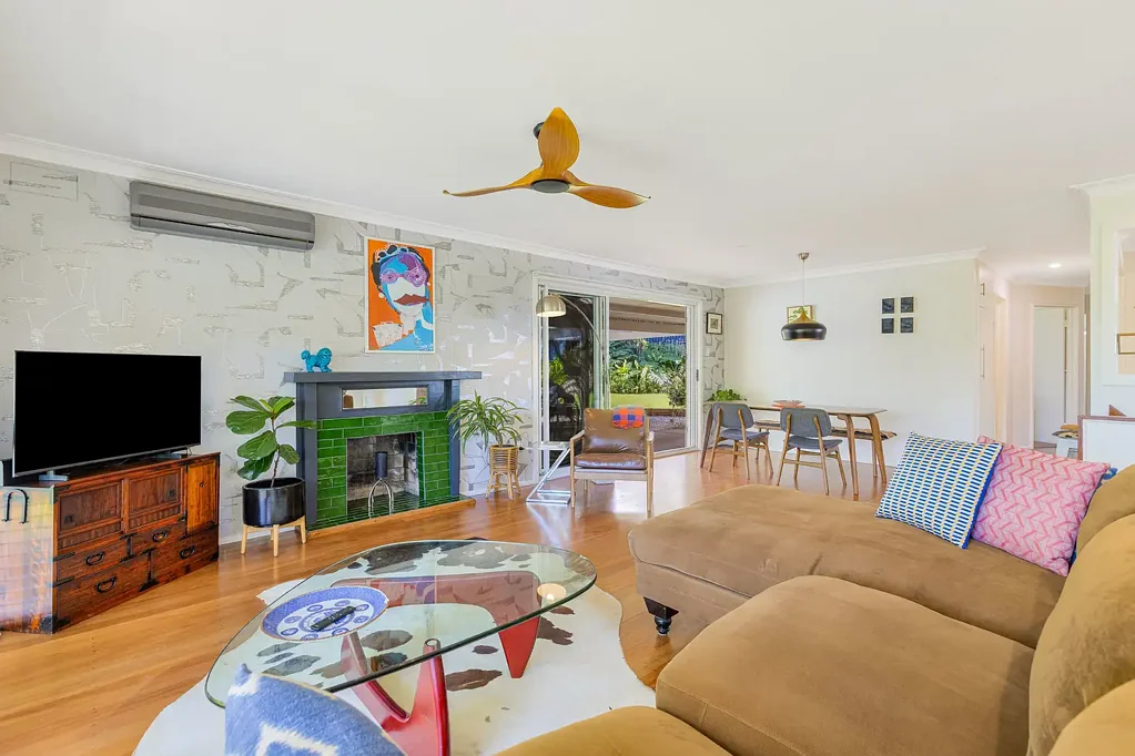 Murwillumbah 4Phòng ngủ Timeless Mid-Century-Modern Living with Space and Style