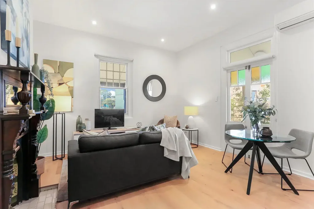 Russell Lea 1कमरा Elegant & Charming One Bedroom Apartment with Timeless Character