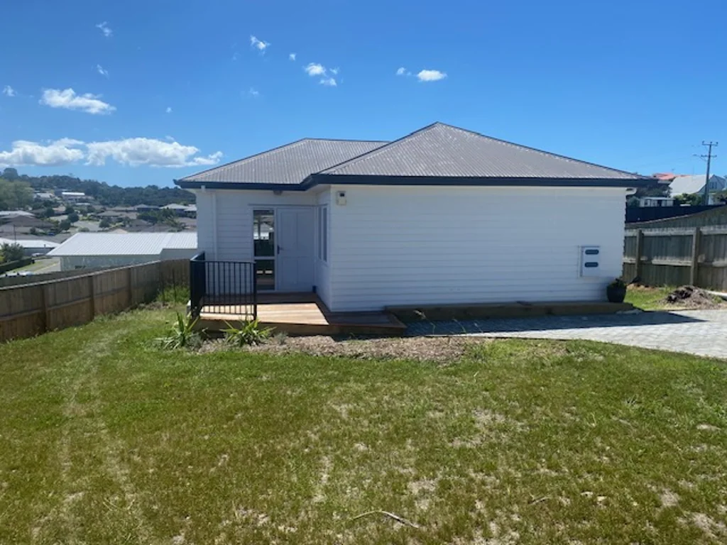 Snells Beach 3房  Coastal Charm with potential