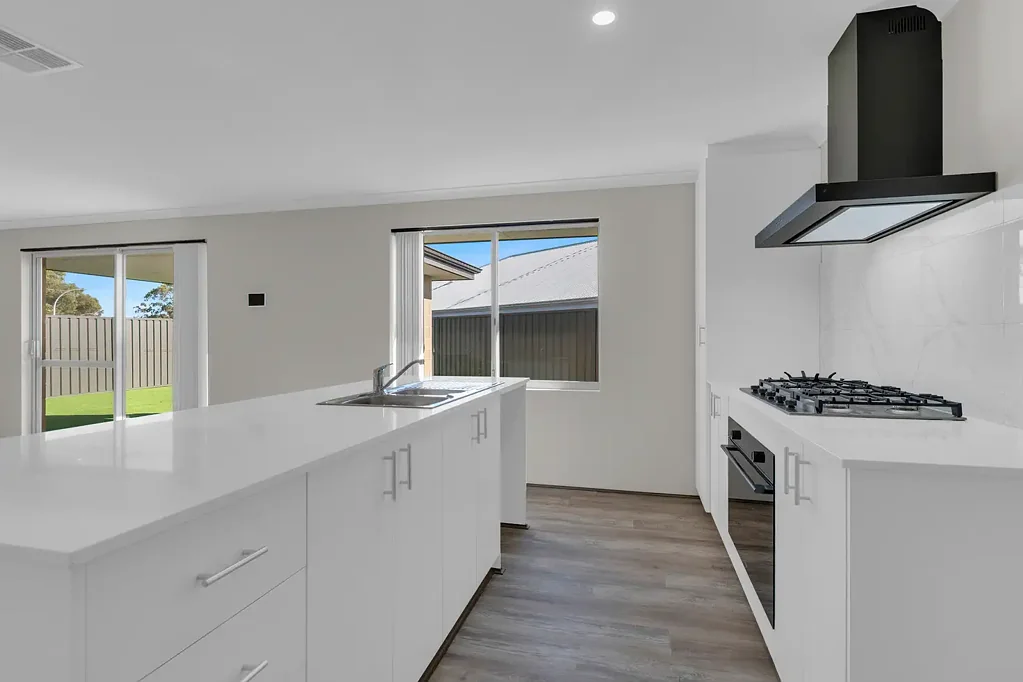 Four Bedroom Home in Lakelands