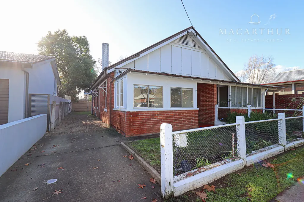 Charming Semi-Detached Home in Prime Wagga Location
