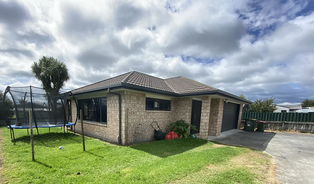 GREAT SIZED FAMILY HOME IN TE PUKE