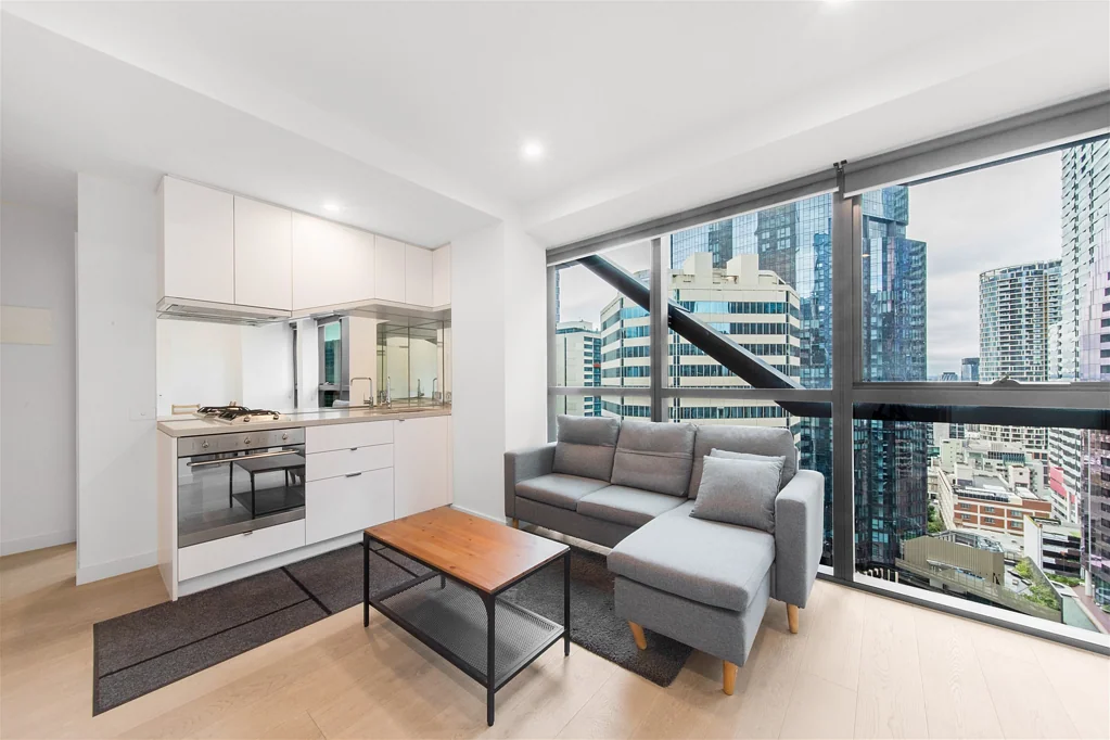Fully-furnitured Two-bedroom Apartment in CBD