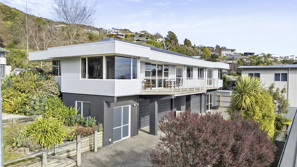 Richmond 3ਬੈੱਡਰੂਮ Views and garaging space beyond expectations!