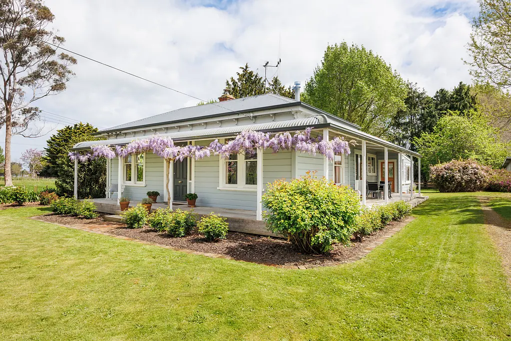 Feilding 4房  Charming country home on 10.47 acres!