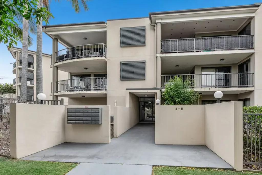 Macgregor 2 Bedroom INVESTOR OR FIRST HOME BUYER OR DOWNSIZER WOULD LOVE THIS!!