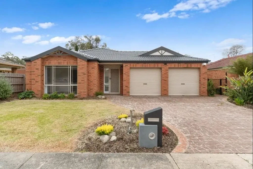 Modern Family Living in a Beautifully Revitalised Four Bedroom + Study Home!