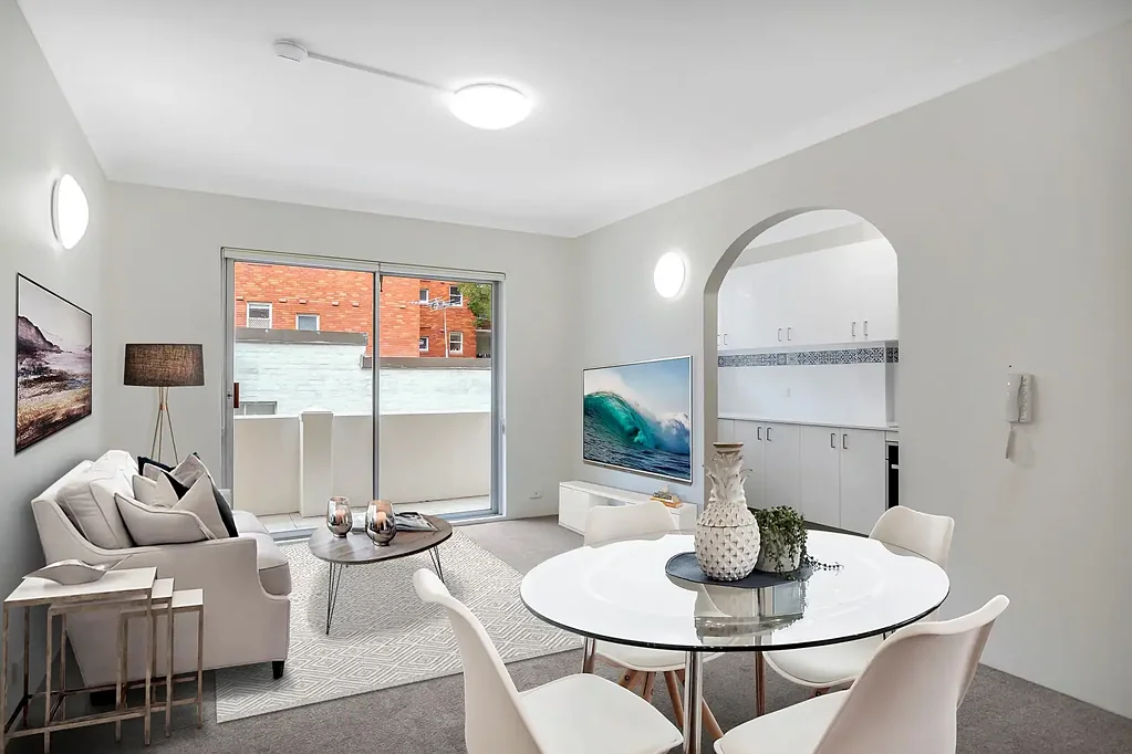 Renovated one bedroom apartment in a fabulous location