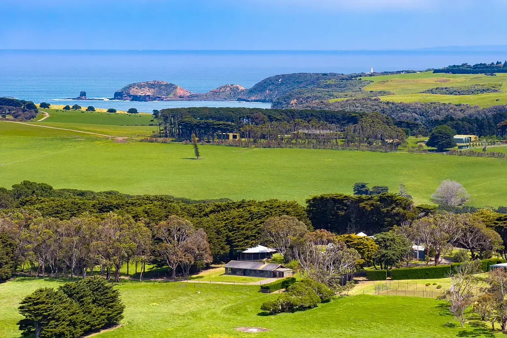 Flinders  ‘Cullyamurra’ —  Three seperate homes within spectacular rural setting.