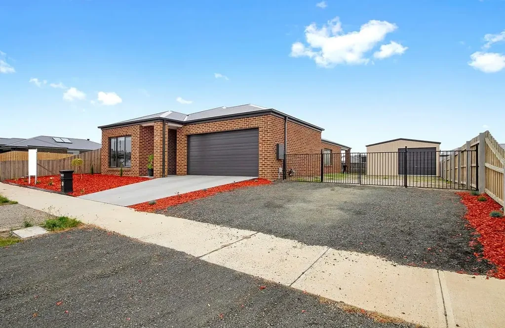 5 Whitby Avenue, Morwell, VIC 3840