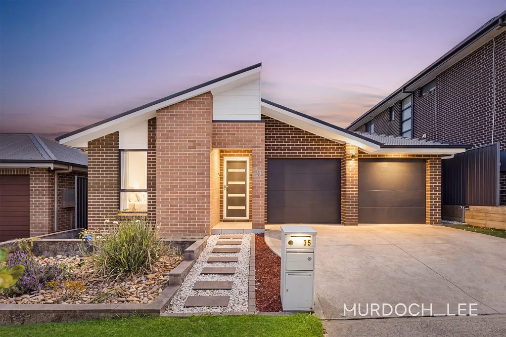 North Kellyville 4Zimmer Single-Level Living with Two Master Suites and a North-Facing Backyard