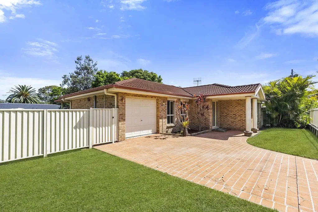 97 Brooke Avenue, Killarney Vale, NSW 2261