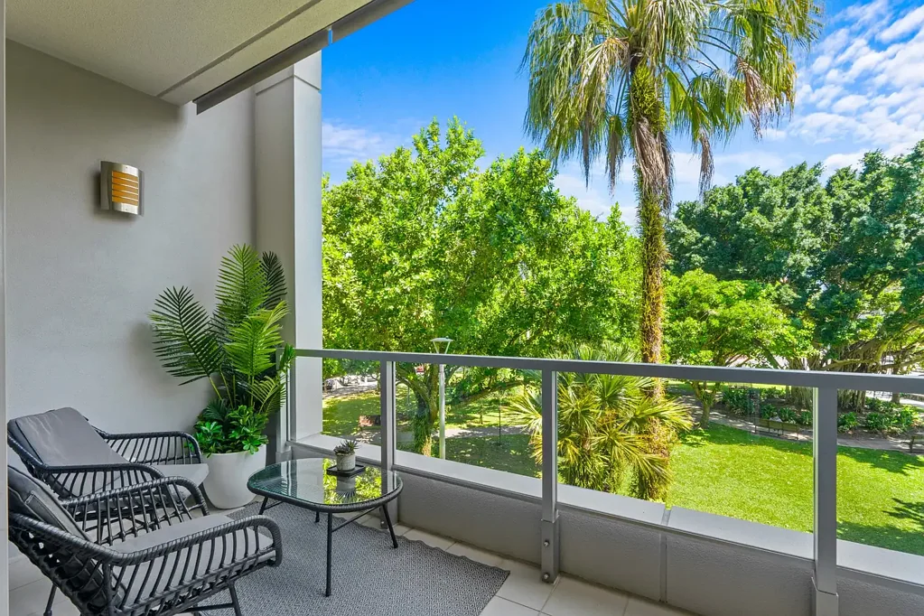 Cairns City 2Moenga Harbour Lights Luxury | Exquisitely Renovated | City Living