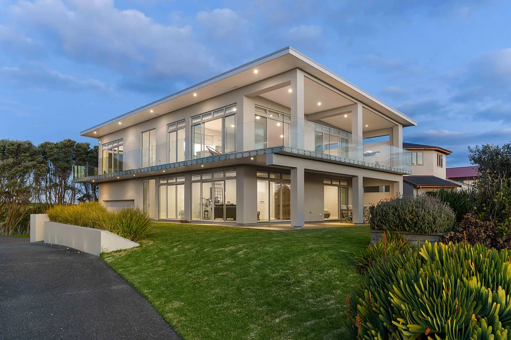 Maketu 4 Slaapkamer Step back in time, modern coastal living in Maketu
