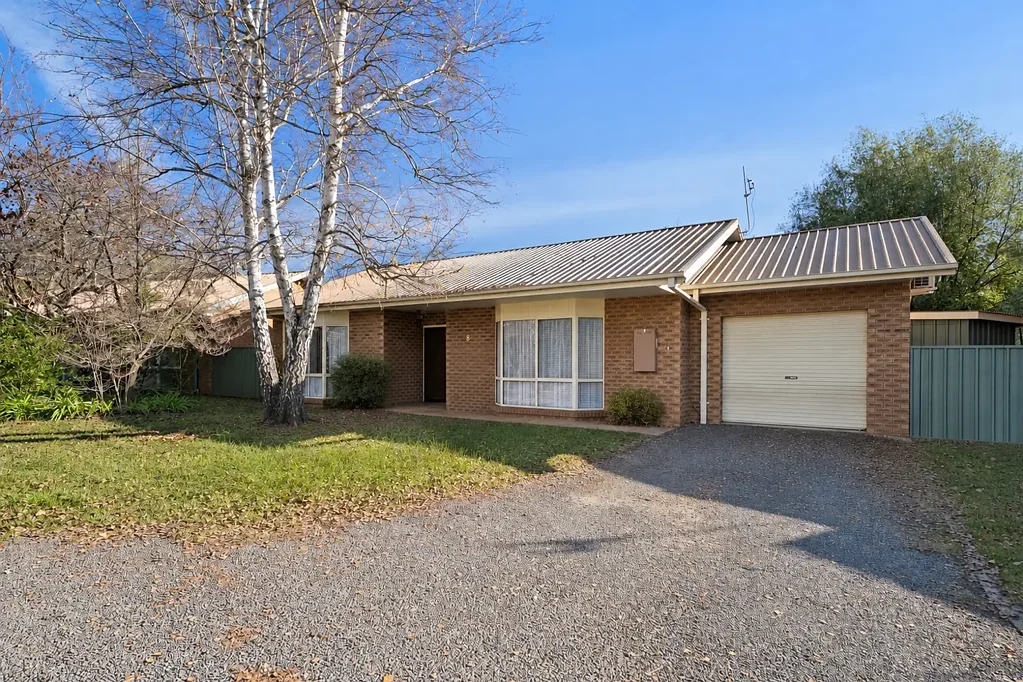 Bright 2Kwarto Easy-Care Living in a Quiet Bright Location