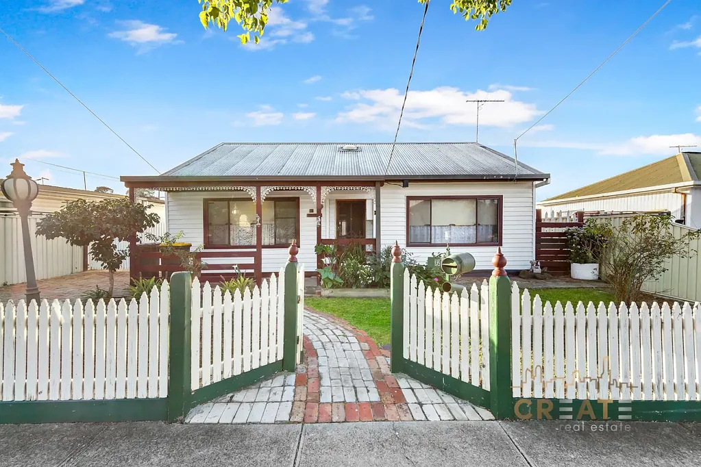 FAMILY HOME IN SUNSHINE NORTH