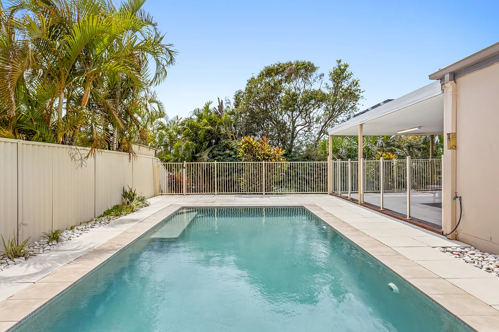 Arundel 4chambre Family Comfort, Effortless Entertaining & a Prime Lifestyle Location!