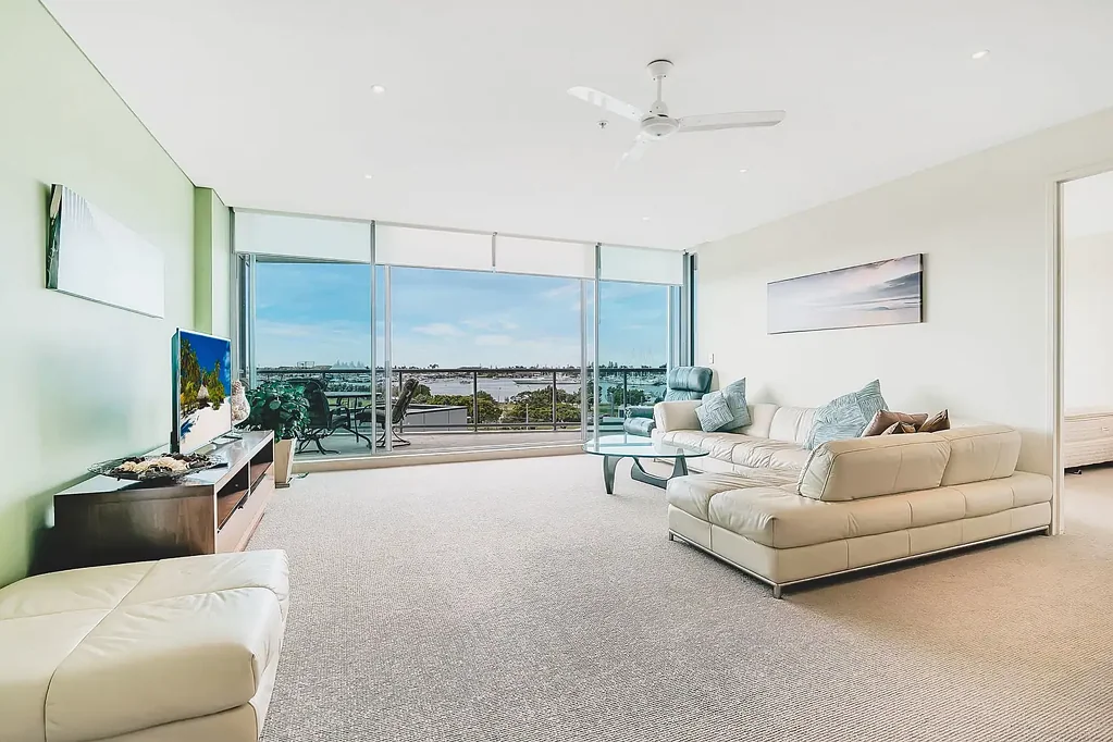 Southport 2chambre VACANT POSSESSION Premium Broadwater Living at 1 Como Crescent, Southport
