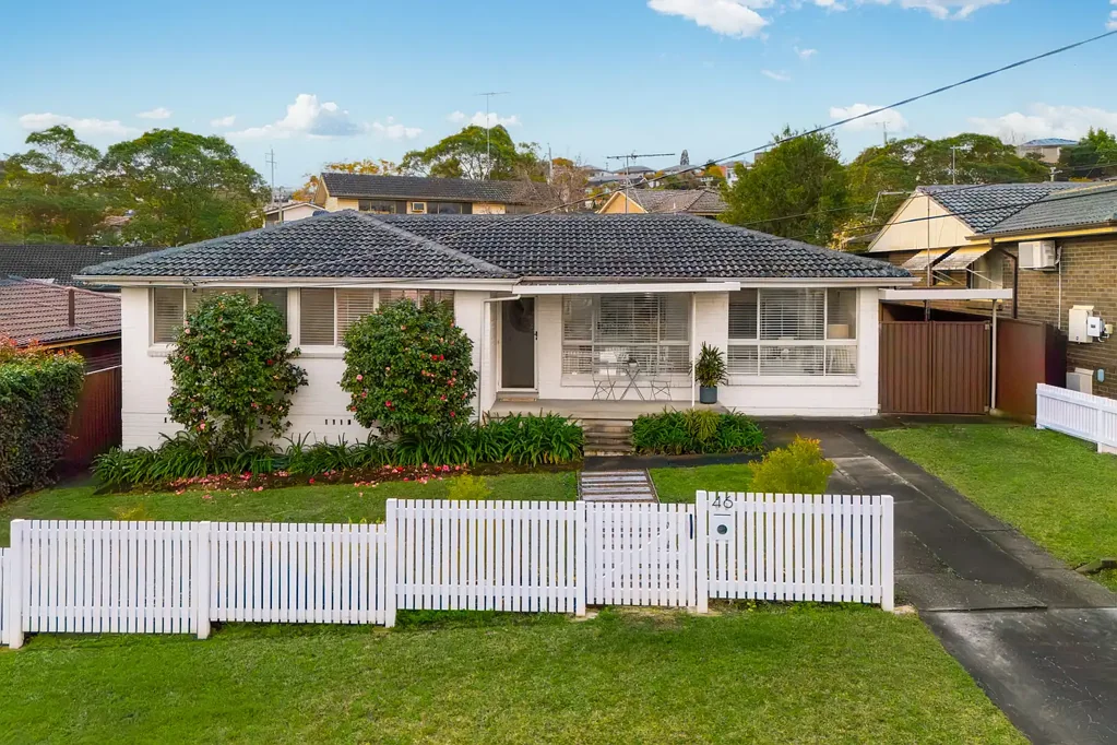 Winston Hills 3chambre Effortless Family Living in a Peaceful Parkside Setting