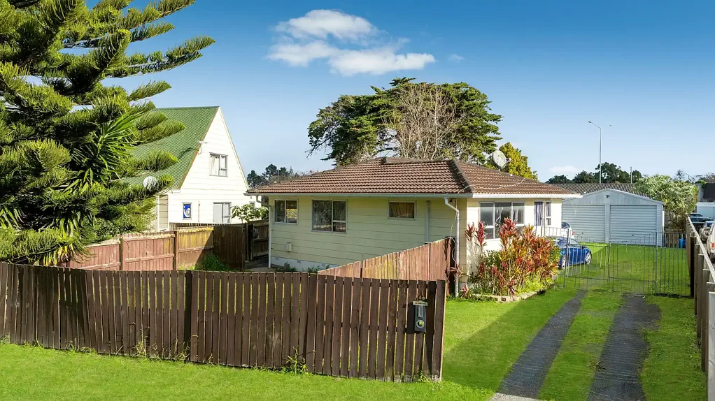 Conifer Grove 3 Bedroom Freehold and standalone on a budget?