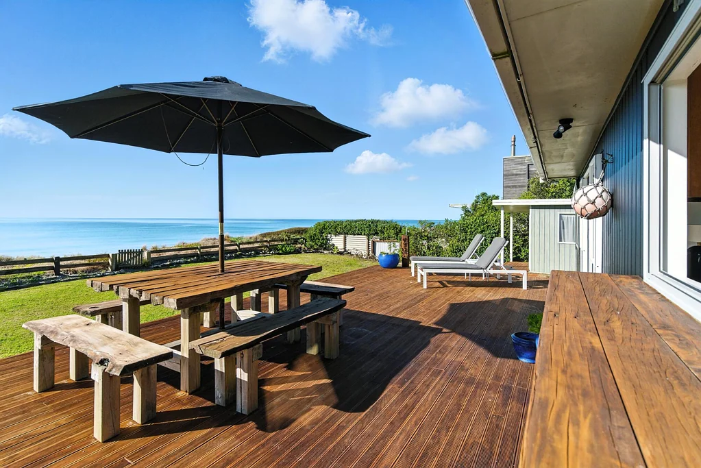 Pukehina 2Habitaciones Beachfront at Bargain Basement Price - Must sell!