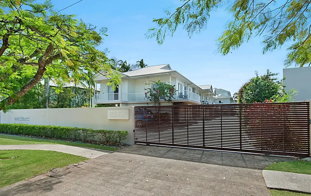 Noosaville 2房  Prime Noosa River Location