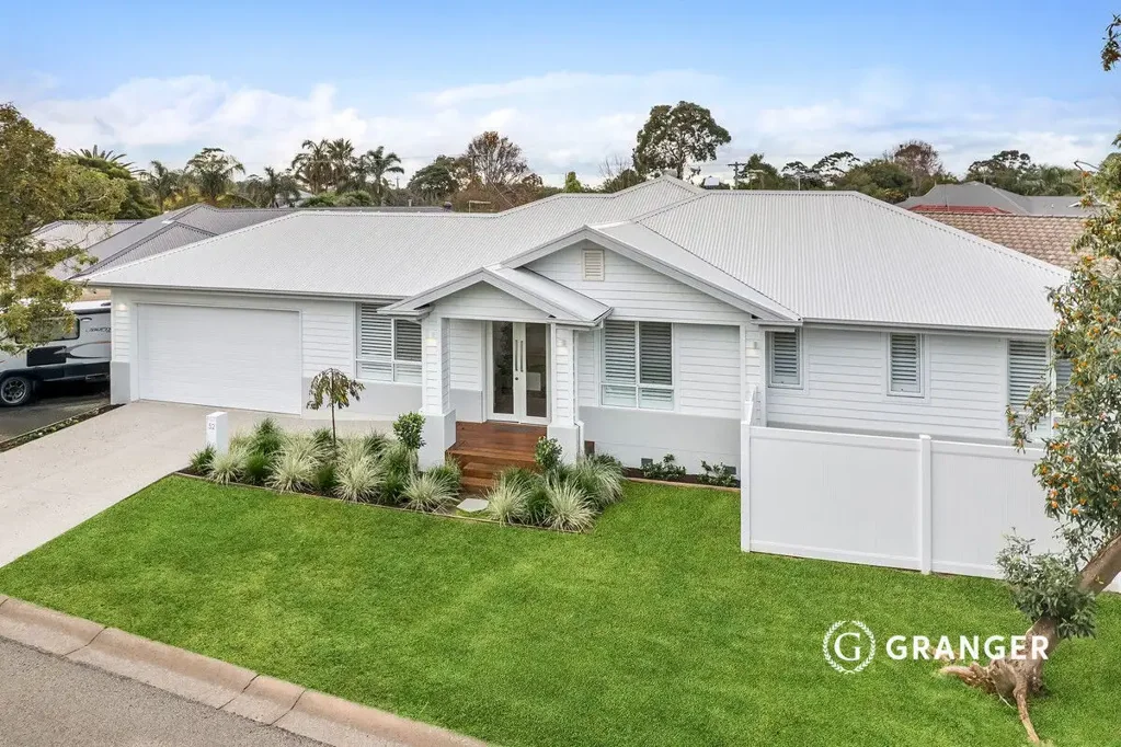 Mccrae 3 Bedroom Coastal Retreat with Caravan Storage