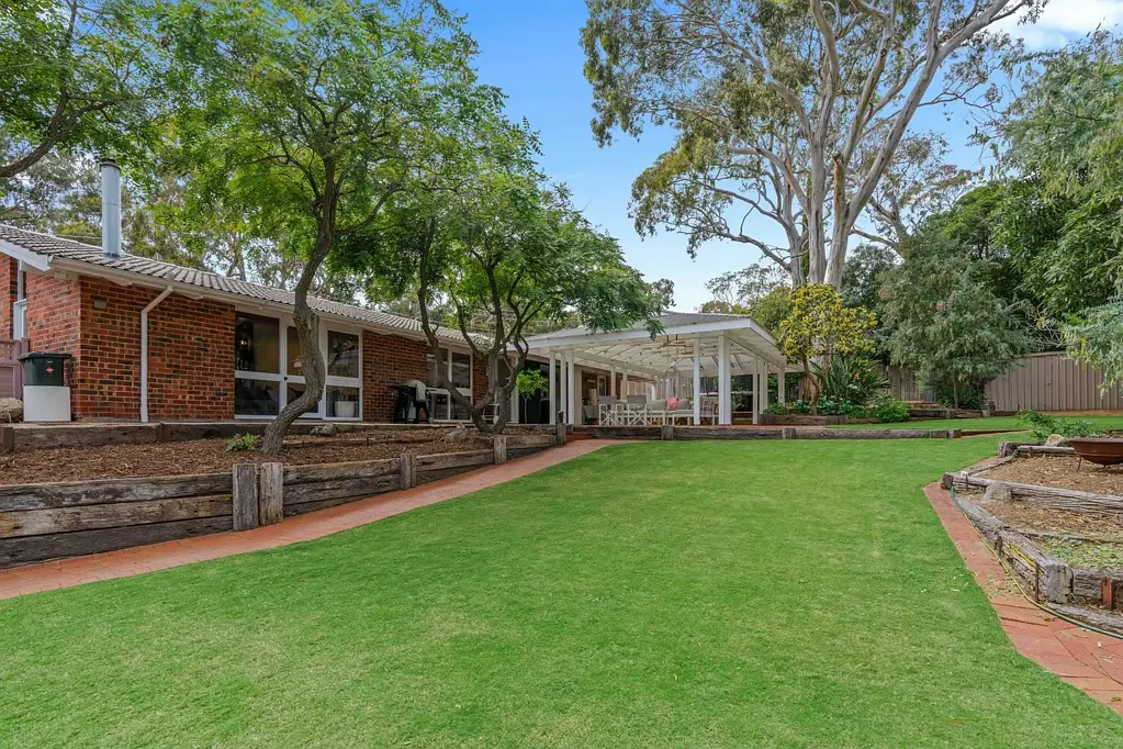 1 Pine Grove, Belair, SA 5052